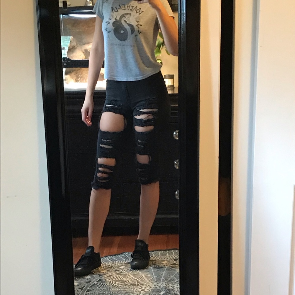 High wasted Bermuda shorts